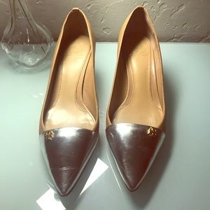 Gorgeous silver tipped Tory Burch kitten heels!